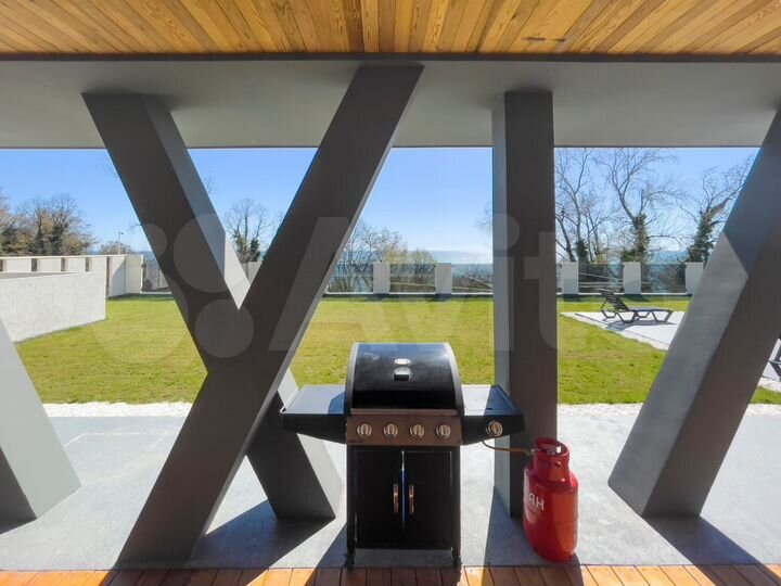 Коттедж 420 м² на участке 7 сот.