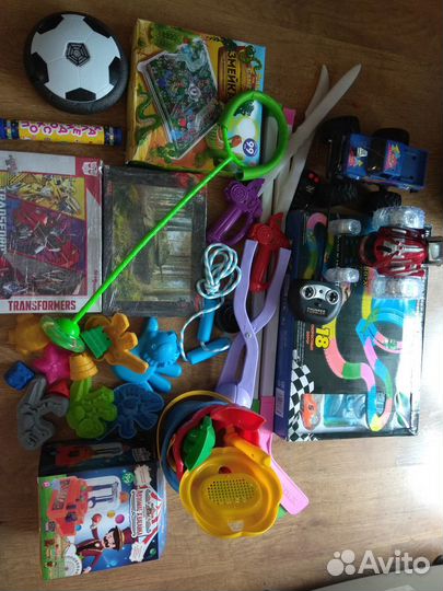 Много разных игрушек одним пакетом