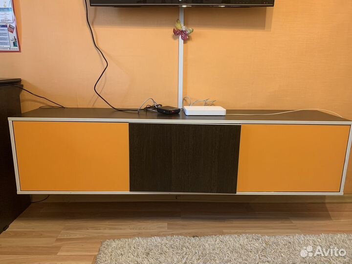 Тумба-пенал подвесной