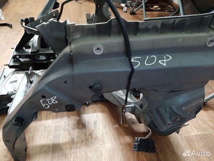 Передняя четверть BMW E60 лонжерон