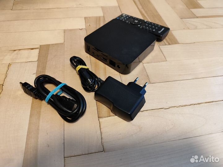 SMART tv приставка Iconbit movie quatra