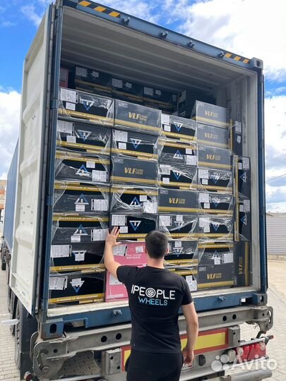 Диски Vossen VPS-302 R18 8.5j et+31 5*114.3