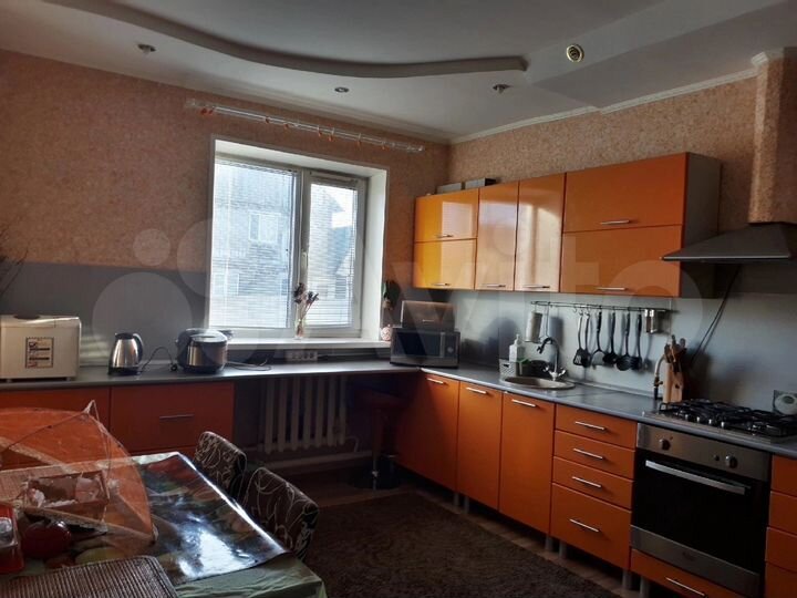 Дом 175,6 м² на участке 9 сот.