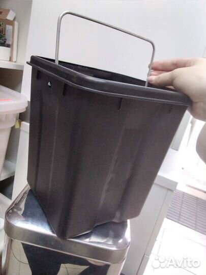 Мусорное ведро с педалью