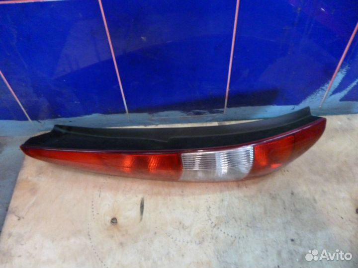 Фонарь задний левый Ford Mondeo III универсал