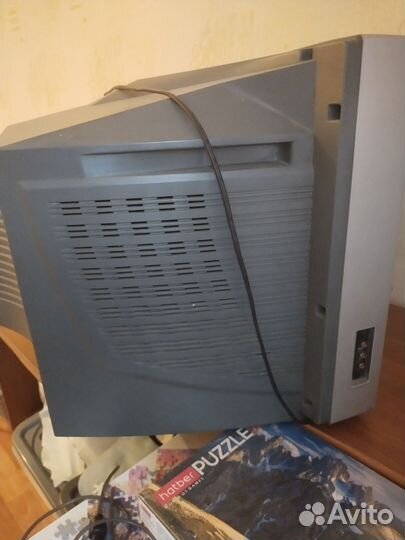 Продам на запчасти телевизор