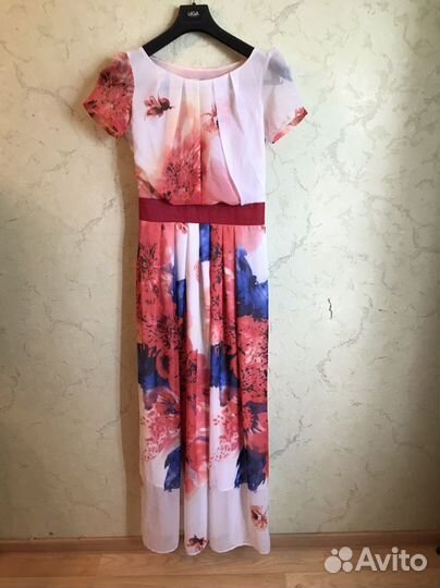 Платья и блузка