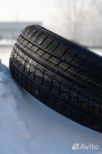 Zmax Icepioneer 868 205/65 R15 94H