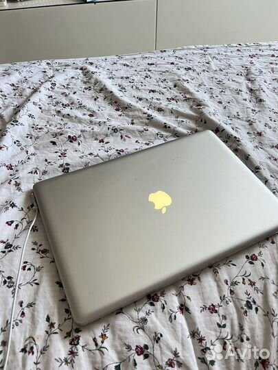 Apple MacBook Pro 2012 года 17-дюймовый экран