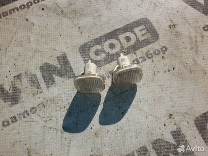 Указатель поворота в крыло Шкода Фабия 1