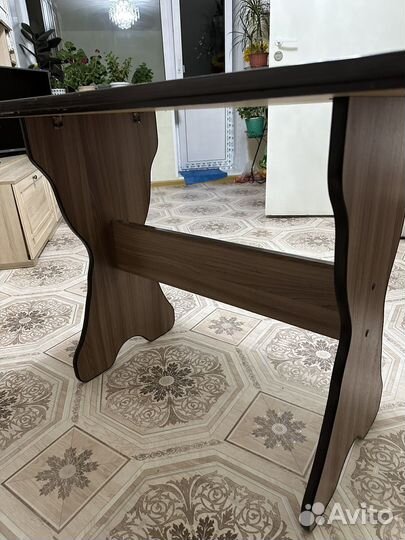 Кухонный стол