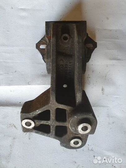 Подушка двигателя Volkswagen LT 75-96