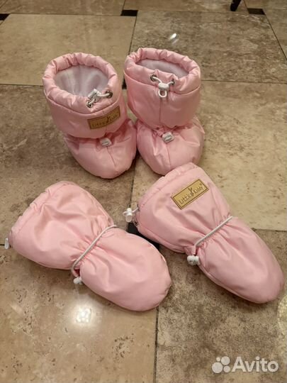 Варежки и пинетки демисезонные на 6-18 месяцев