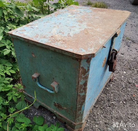 Сейф-сундук. полковая касса. 19 век