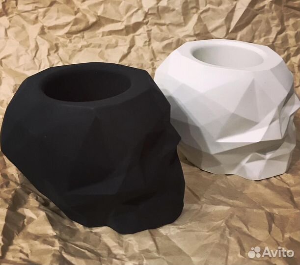 Кашпо череп из гипса