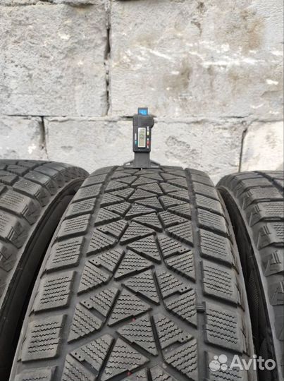 Bridgestone Blizzak DM-V2 235/65 R18