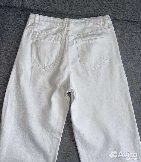 Джинсы белые