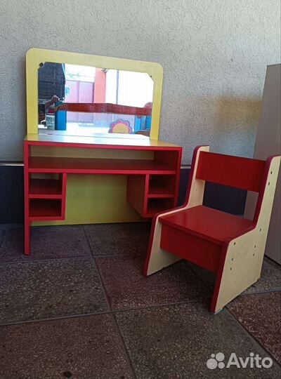 Парикмахерский стол