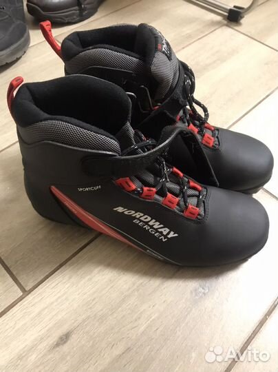 Лыжные ботинки