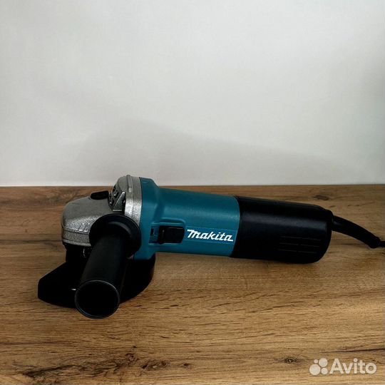 Болгарка Makita 9558HN