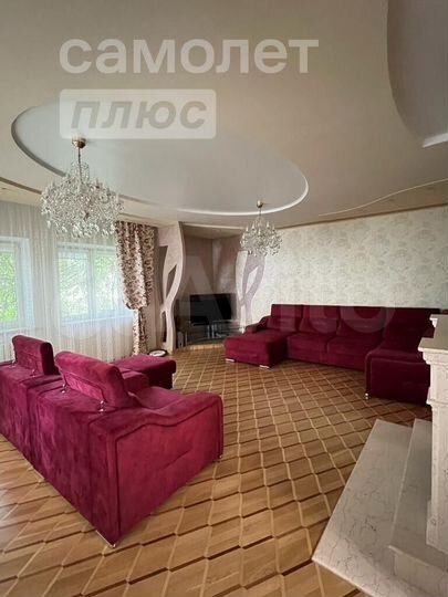 Дом 271,4 м² на участке 8 сот.