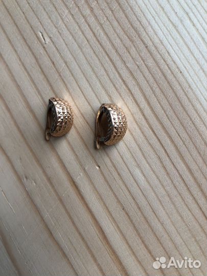 Золотые серьги
