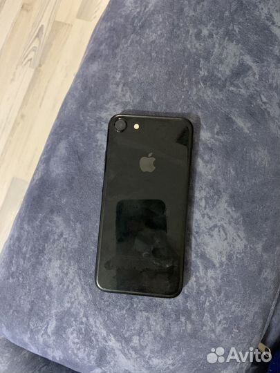 Телефон iPhone 7