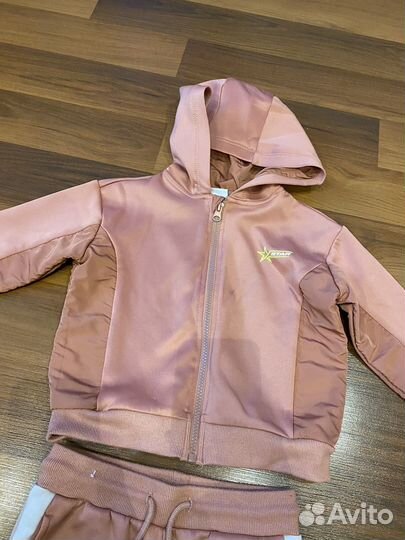 Продается костюм спортивный