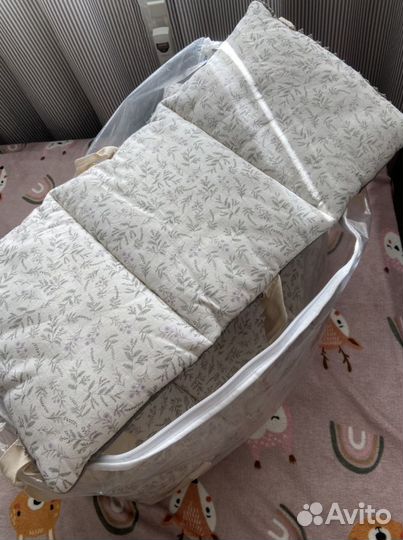 Бортики на кроватку+одеяло