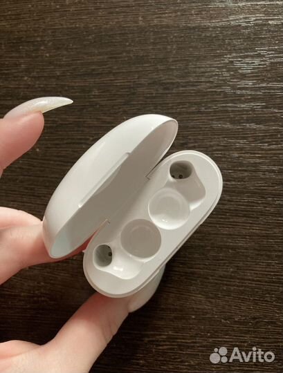 Зарядный кейс для наушников