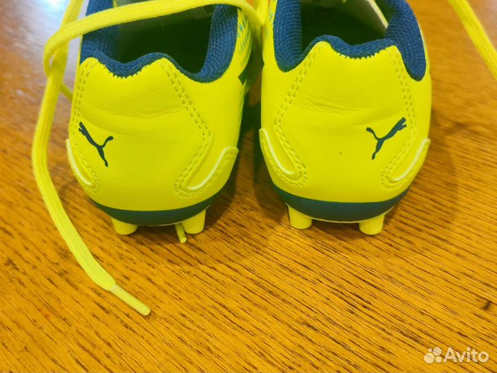 Футбольные бутсы puma