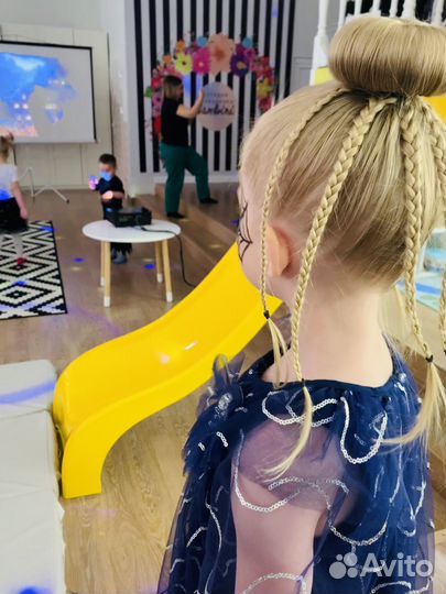 Плетение кос несложные, причёски