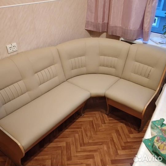 Перетяжка мебели.изготовление пуфиков