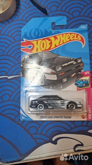 Hot wheels машинка