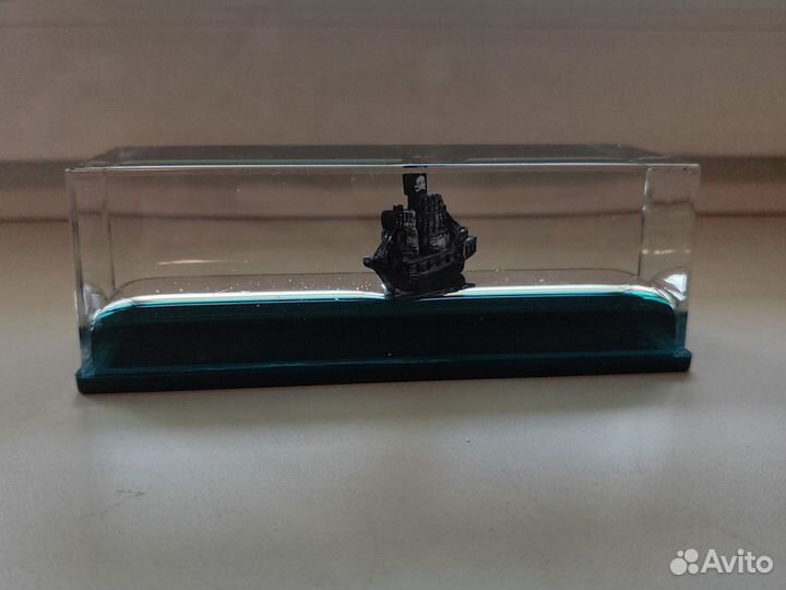 Корабль в жидкости.антис. подарок на день рождения