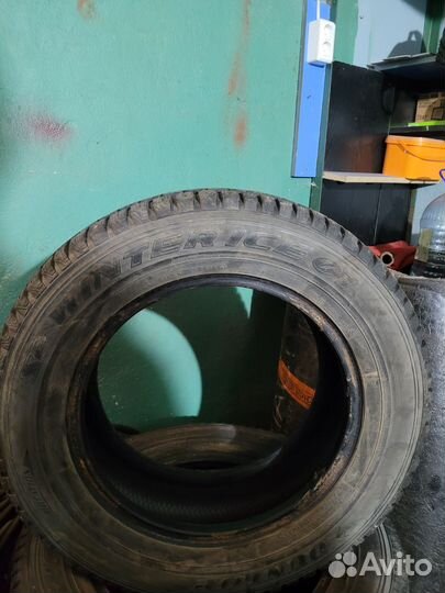 Dunlop SP Winter Ice 01 215/65 R16 102T