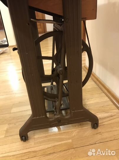 Швейная машина Подольск ножная