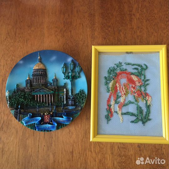 Панно настенное и вышивка бисером в рамке