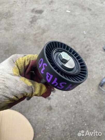 Ролик обводной BMW 5 E39 X5 M54B30