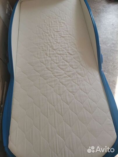 Детская кровать машина с матрасом