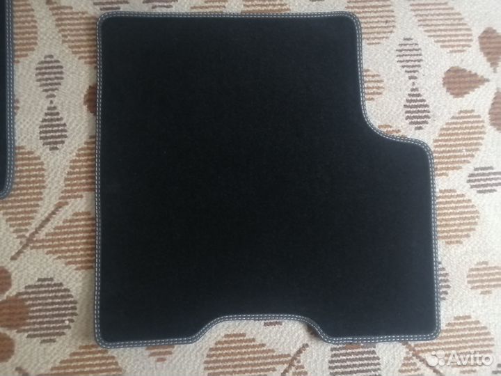 Новые текстильные ковры салона Renault Arkana