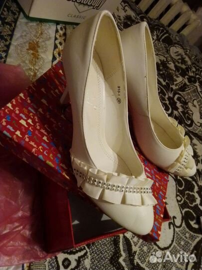 Туфли белые 38 размер
