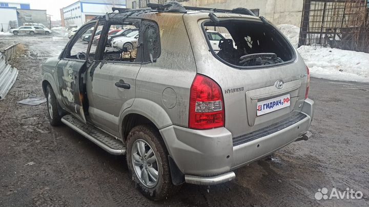 Кронштейн переднего бампера Hyundai Tucson 86551-2