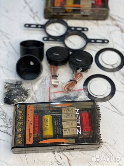 Двухкомпонентные динамики 16 см Hertz 250 w