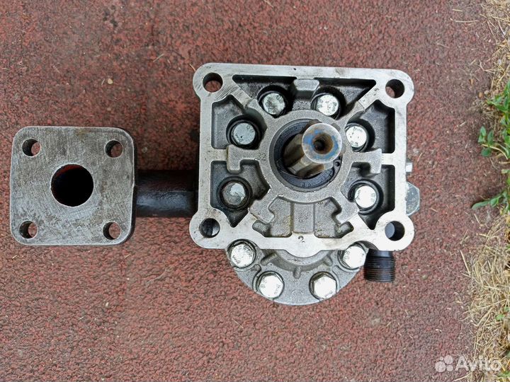 Гидро насос левый