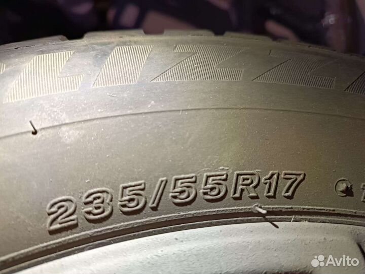 Bridgestone Blizzak Spike-02 235/55 R17
