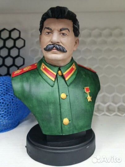 Бюст Сталина