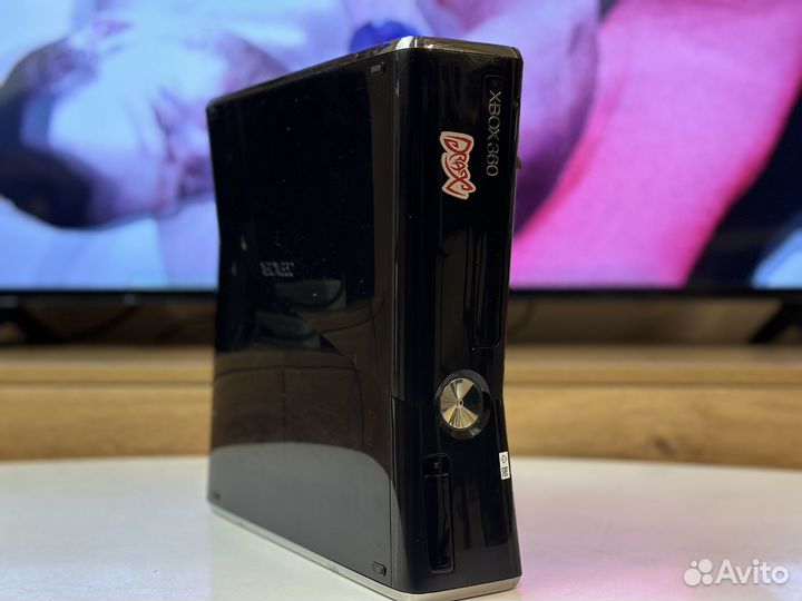 Xbox 360 250 GB (NHL,GTA 5,MK)