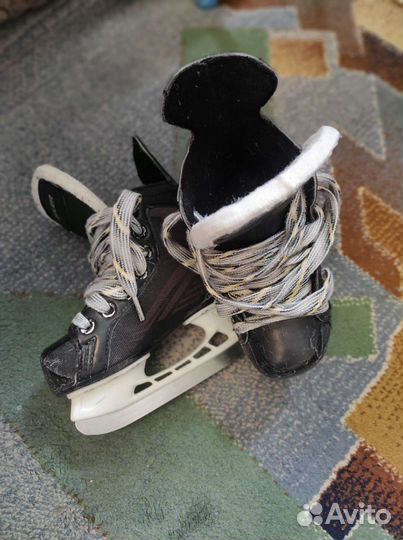 Хоккейные коньки bauer