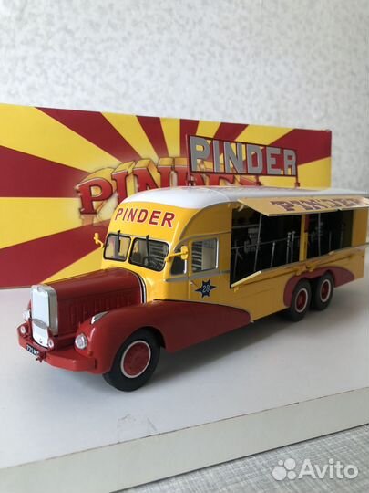 Модель автомобиля Pinder 1/43